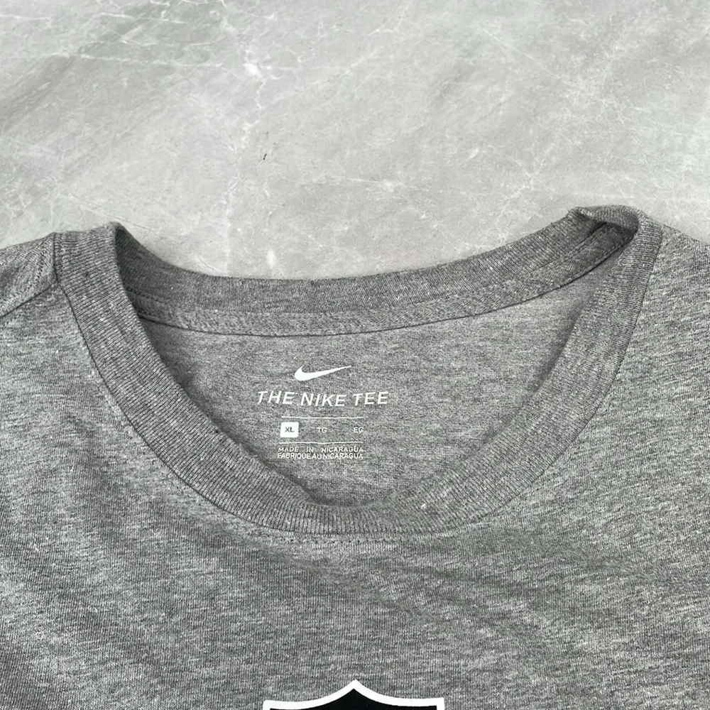 Men’s The Nike Tee Raiders Josh Jacobs #28 Short Sleeve Shirt XL
